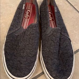 Dark grey keds